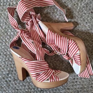 COACH size 7 1/2 Kimi orange/white ribbon strappy sandals worn once Vintage!